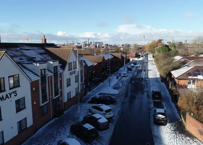 Mays Apartments: City Centre Convenience with Free Parking Liverpool